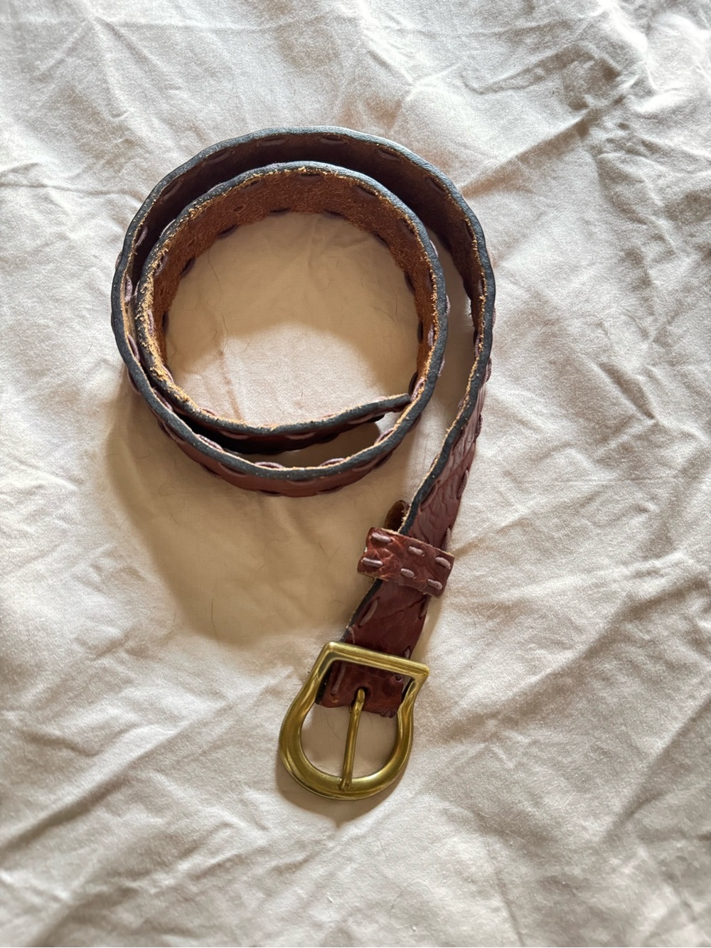Kenneth Cole Italian Leather Belt Brown 11/4 Inch Wide with Brass Gold Buckle.